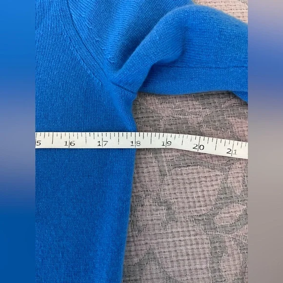 NEW J Crew Cashmere shrunken V-neck sweater - Picture 5 of 9